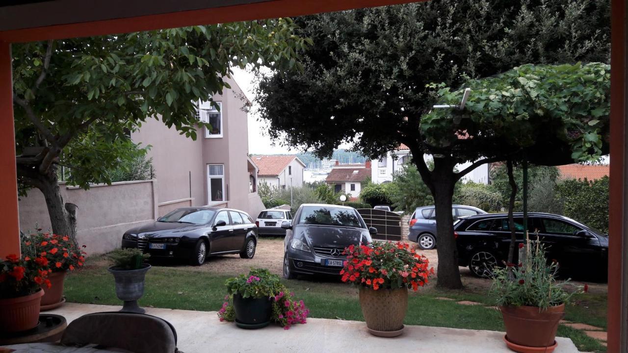 Apartments Duda Pola Esterno foto